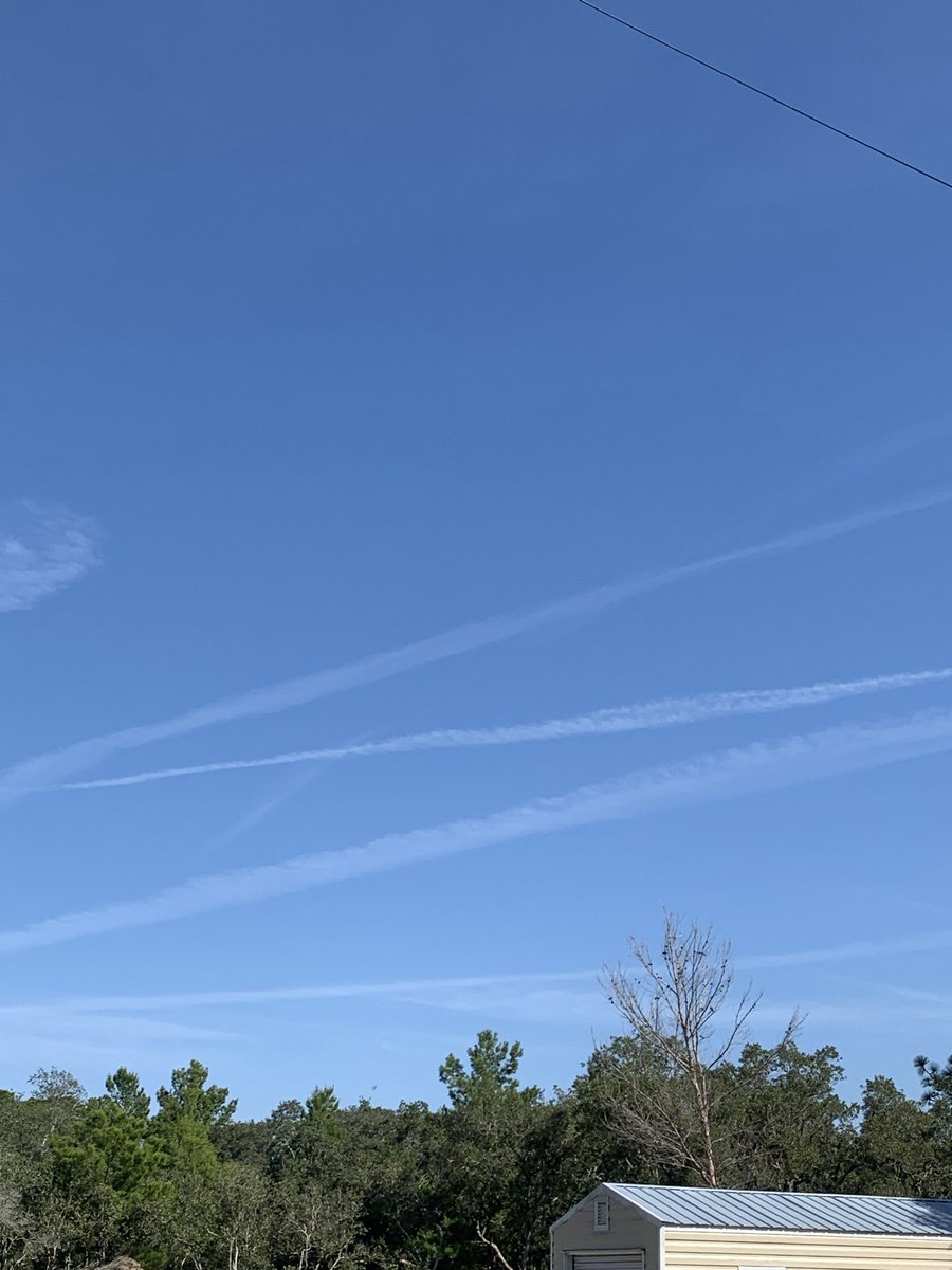 ChemTrails47's tweet photo. Chemtrails in Chiefland, FL today #chemtrails https://t.co/0rWBqbsANB