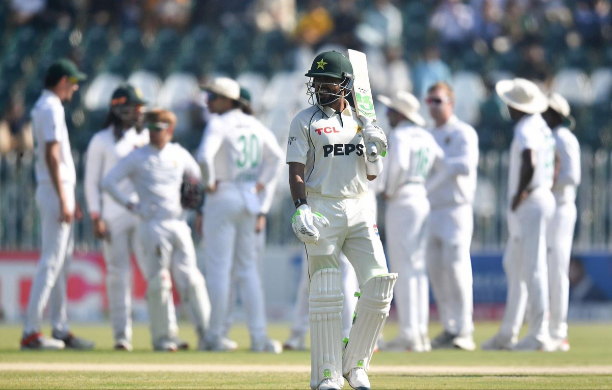 Most Innings without a century in International Cricket.

88 - Sanath Jayasuriya 
83 - Virat Kohli
78 - Shivnarine Chanderpaul
76* - Babar Azam
67 - AB de Villiers
#INDvsAUS #Cricket #PAKvsSA