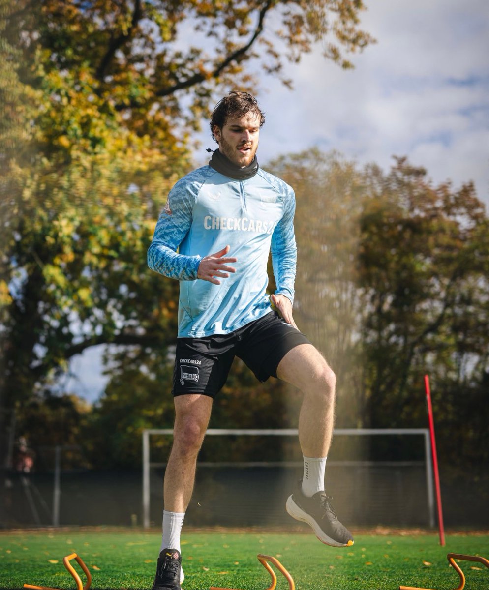 AbsoluteHertha's tweet photo. 🏋️|Tim #Goller, Leon #Jensen, Pascal #Klemens, Deyo #Zeefuik und Dawid #Kownacki werden das Spiel gegen #FortunaDüsseldorf wegen Verletzungen verpassen.
💙 #HaHoHe -- #F95 🔴⚪ https://t.co/LMvz2VzWzP