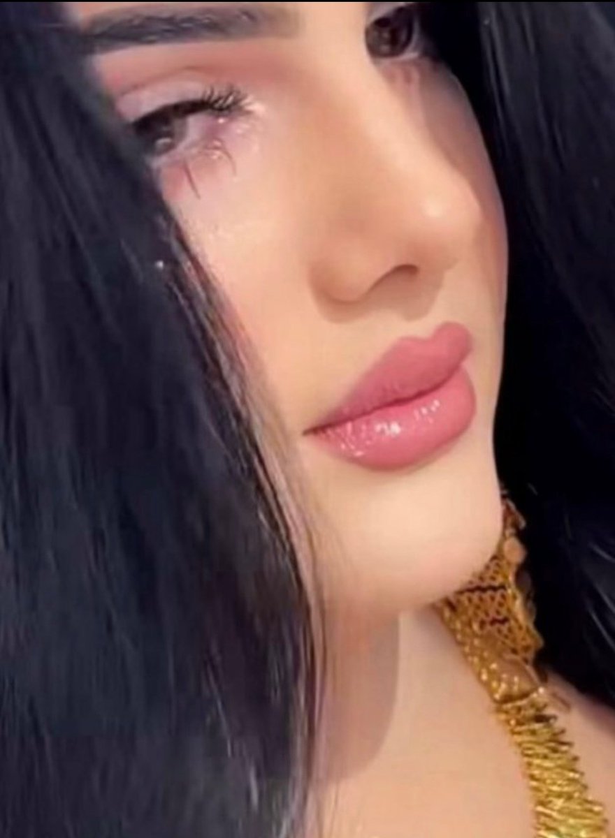 #علي هامش شفاك ينت كرز عالي سكره 
وتحت الرموش السود حبات لولي 
#ريما مثل غزال البر الشارده
وانا علي خدك ارسم لحوني