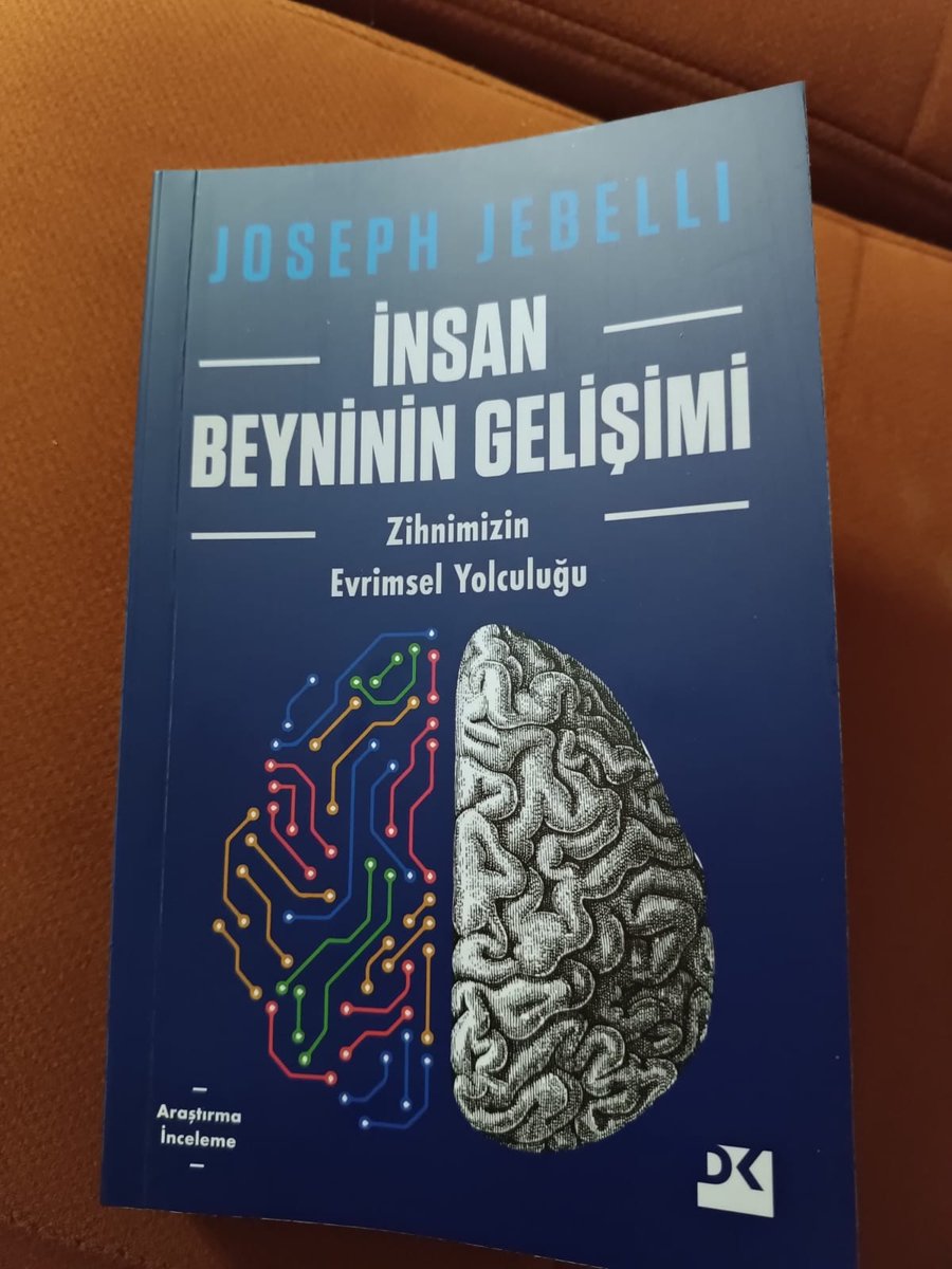 baharcetiner_'s tweet image. Dilsel çeşitliliği etkileyen faktör kültür değil, iklimdir. Soğuk iklimlerde konuşulan dillerde daha fazla ünsüz kullanılırken, sıcak iklimlerde daha fazla ünlü kullanılır. Kuşların ötüşü bile sıcağa ve soğuğa, şehirde ya da ormanda oluşuna göre değişir. Dil, kullanıcının…