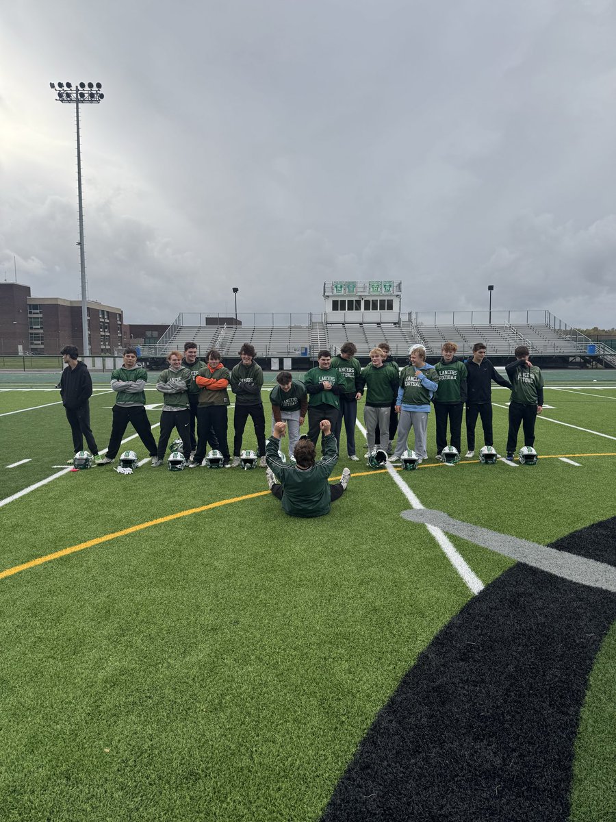 Lew-Port Football tweet media