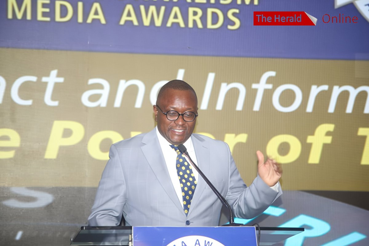 HeraldZimbabwe's tweet photo. Minister of Information, Publicity and Broadcasting Services Dr Jenfan Muswere delivers his remarks at the 2024-2025 National Journalism and Media Awards #NJAMA. https://t.co/pcEE7Y9q0G