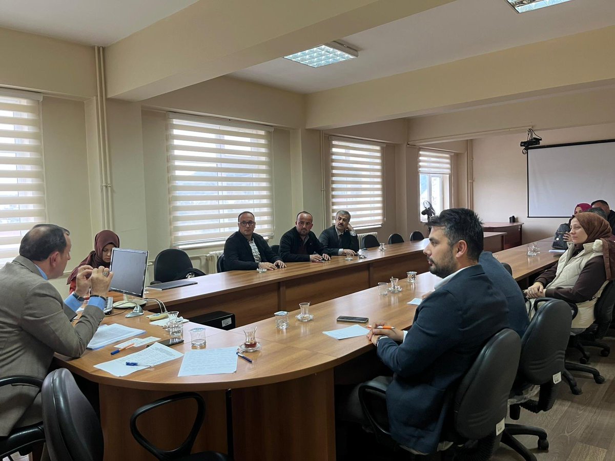 📌”Dilimizin Zenginlikleri” Projesi İlçe Yürütme Komisyonu Toplantısı
“Dilimizin Zenginlikleri” Projesi kapsamında İlçe Yürütme Komisyonu toplantısı, Şube Müdürü Hasan BÜYÜKBAŞ ve İlçe Koordinatörü Tuğba YAYLAK başkanlığında gerçekleştirildi.