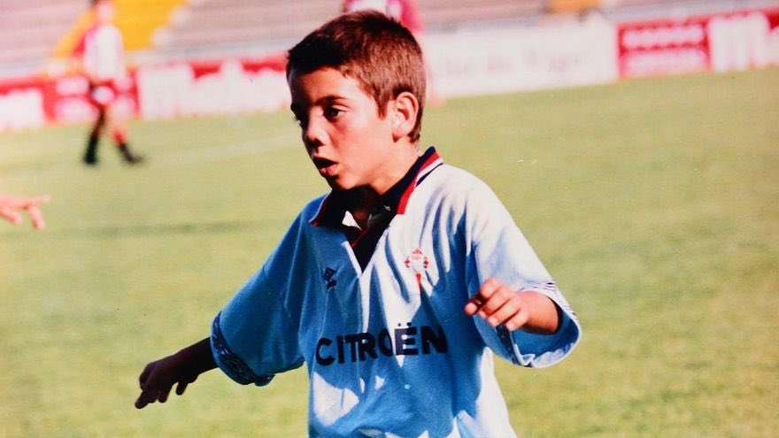 El niño que cumplió un sueño llegando al primer equipo, que lo salvó de innumerables descensos… y que prometió devolver al Celta a Europa y, OCHO años despues, lo cumplió.

Iago Aspas Juncal.