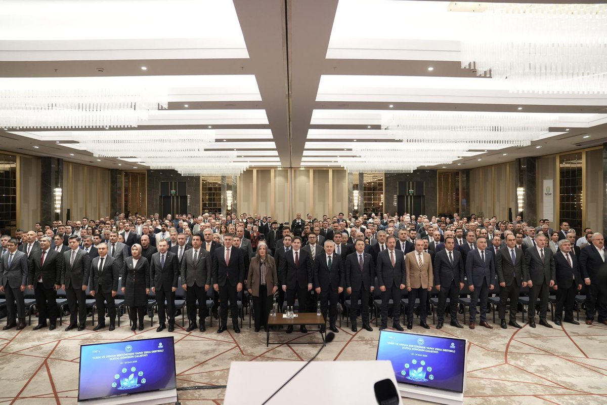 ▪️Tarım ve Orman Sektöründe Yapay Zekâ Destekli Dijital Dönüşüm Çalıştayı, Cumhurbaşkanlığı Tarım ve Gıda Politikaları Kurulu Başkan Vekili Prof. Dr. Sayın Zümrüt Begüm Ögel ve Bakan Yardımcımız Dr. Sayın Ahmet Bağcı’nın katılımlarıyla gerçekleştirildi. 

💬 Çalıştayda; üretim