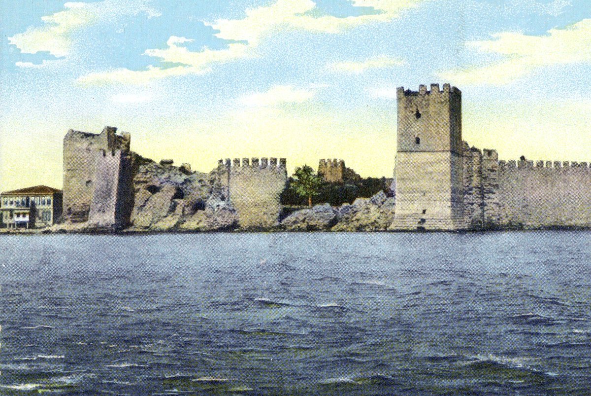 The Hidden Face of Istanbul tweet media