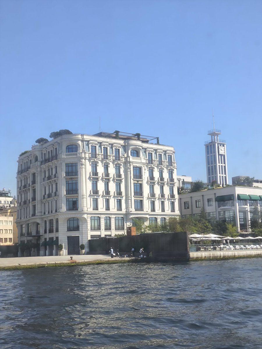 Umarım sıradaki bu Karaköy'deki utanç duvarı olur...
