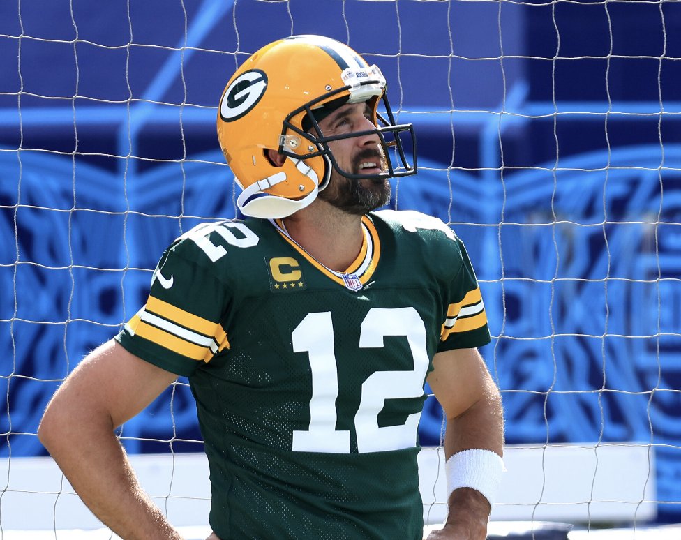 Wow: Steelers star QB Aaron Rodgers says he plans to retire a Green Bay Packer to end his NFL career.

"My football career starts, and will end one day, with Green Bay."

One last season would be legendary...👀 