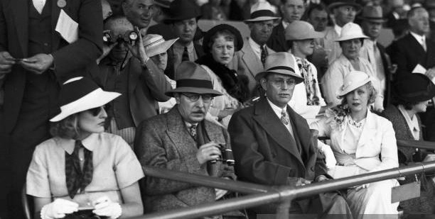 HackneyBooks's tweet photo. New On Hackney Books - Nice Price by Damon Runyon
Surprising Spot
https://t.co/mFxKoBHzwm
All Free All The Time
#HackneyBooks #BookTwitter #Crime #NicePrice #DamonRunyon https://t.co/HH7iAMzDqN
