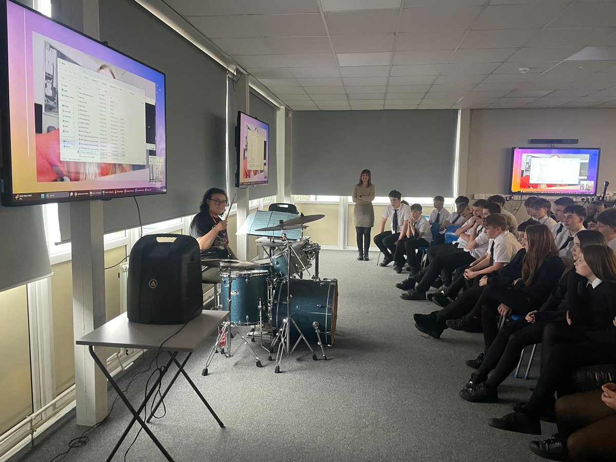 What an inspiring session for our year 9s today developing an insight into the music GCSE course. Ex music GCSE students shared their experience and success studying music at Bedwas and how this has had a positive impact on their further studies/career. So proud 😊