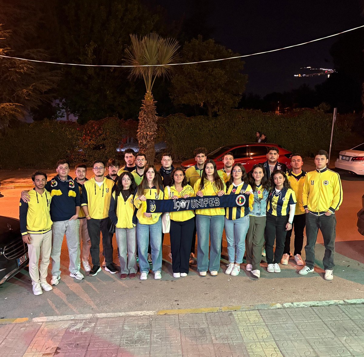 1907 ÜNİFEB Pamukkale Üniversitesi örgütlenmesi olarak Fenerbahçe-VFB Stuttgart maçını hep beraber izledik.