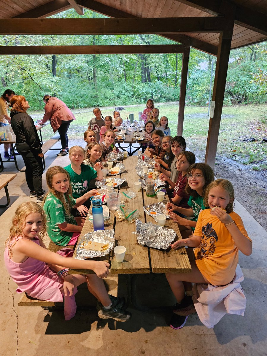 GSEIWI's tweet photo. SU 871 recently visited Camp L-Kee-Ta to enjoy a service unit camporee! 🏕️⁠
Girls from Kindergarten through 9th grade learned how to build fires, went on a rainy scavenger hunt and hike, made GORP and s'mores, painted rocks, made dinner over the fire, and even more! 🤩☔ https://t.co/KNdmgskQXU