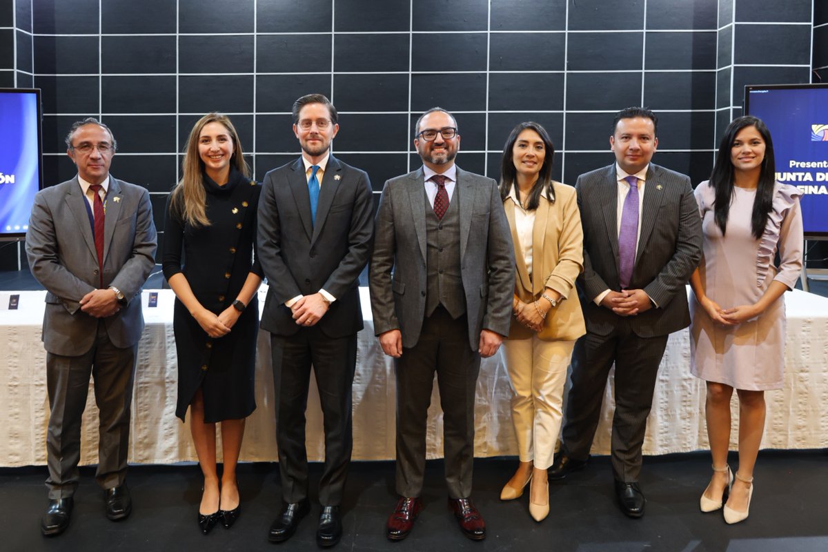 Se realizó la presentación de los miembros de la Junta de Política y Regulación Financiera y Monetaria (JPRFM) en el auditorio José Corsino Cárdenas del Banco Central del Ecuador (BCE).

El presidente de la #JPRFM, <a href="/gecamachod/">Gustavo Camacho</a>, indicó que se están construyendo las bases de una