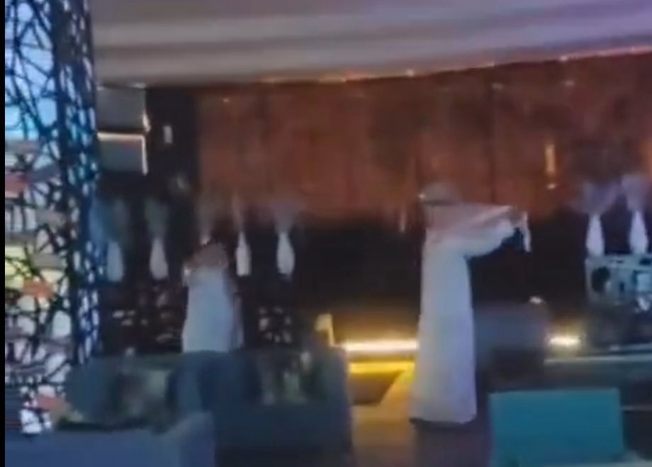 اخيرن لقيت صديق راكان بالهزه😹 امتكن بلقلب ولع كهربى😹😹😹😹😹