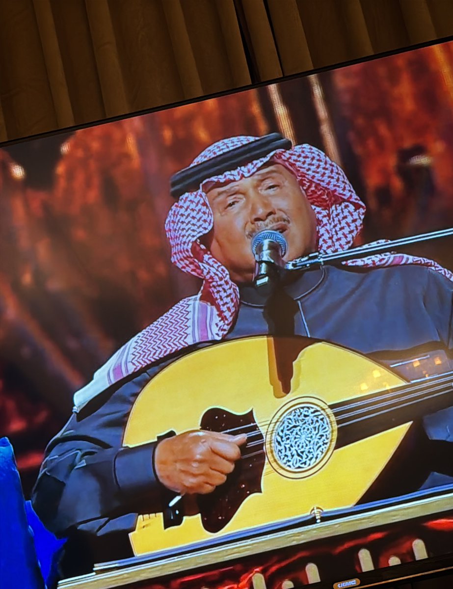 #محمد_عبده_في_الكويت 
ياحبيبي يا ابو نوره بسم الله عليك ، الله لايورينا فيك مكروه 🥺