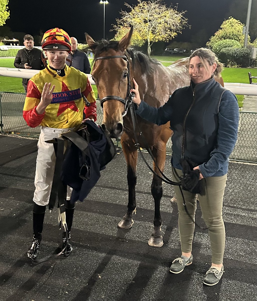 Congrats to ⁦<a href="/_jackcallan_/">Jack Callan</a>⁩ on a 1st career treble tonight ⁦<a href="/Southwell_Races/">Southwell Racecourse</a>⁩ - pictured here with Savvy Stellar. ⁦<a href="/AtTheRaces/">At The Races</a>⁩ ⁦<a href="/SkySportsRacing/">Sky Sports Racing</a>⁩ ⁦<a href="/awchamps/">AWChampionships</a>⁩ ⭐️⭐️⭐️