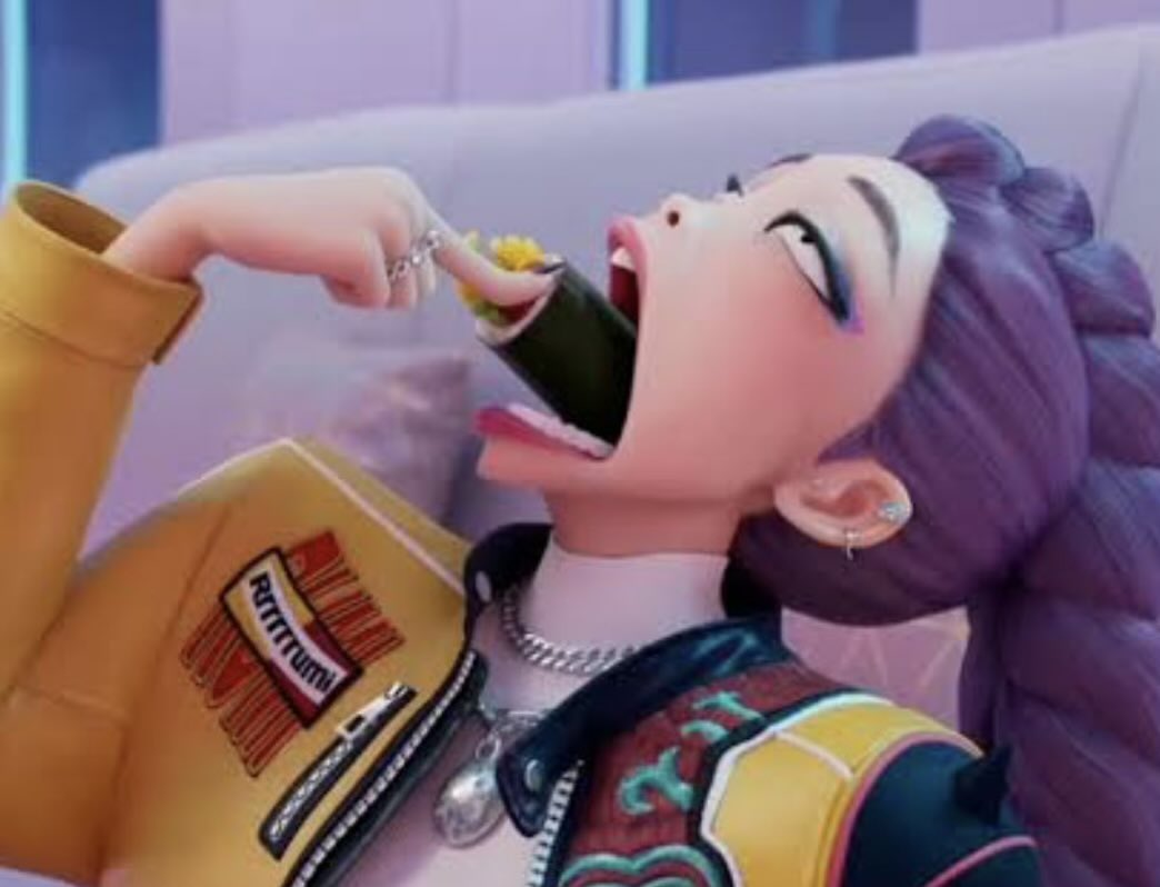 ItsLucasKim's tweet image. “Koreans and Japanese don’t eat rice with our hands”
Koreans and Japanese: