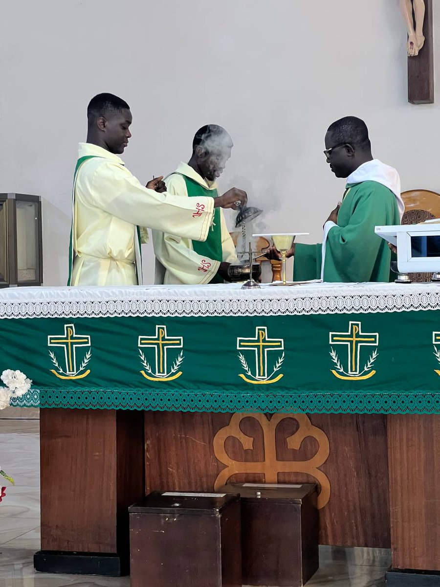 Love divine, all loves excelling,
Joy of Heav'n to Earth come down,
Fix in us thy humble dwelling,
All thy faithful mercies crown;
Jesus, thou art all compassion,
Pure, unbounded love thou art;
Visit us with thy salvation,
Enter ev'ry trembling heart.
<a href="/Vitus_oss/">🕯️Rev. Vitus🇻🇦✝️</a>