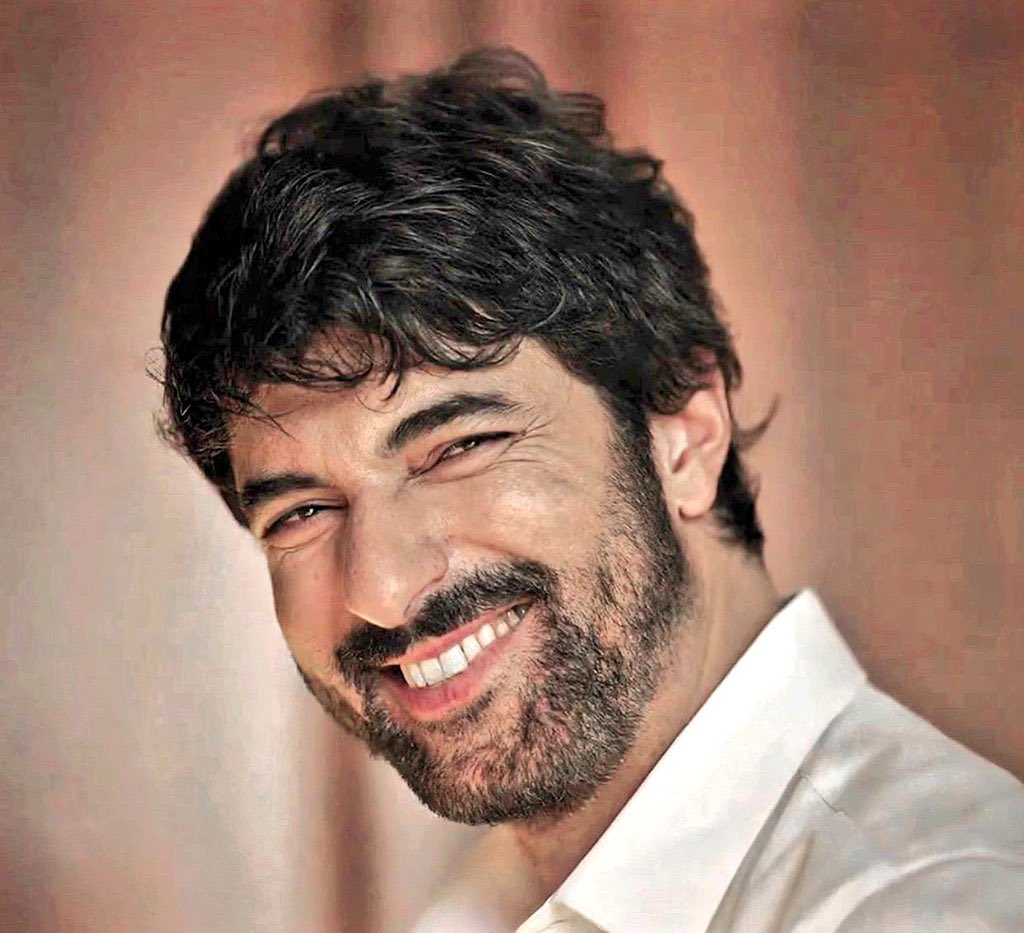 Enfes bir Akyürek 🕺🏻❤️‍🔥
#EnginAkyürek #EnfesBirAkşam