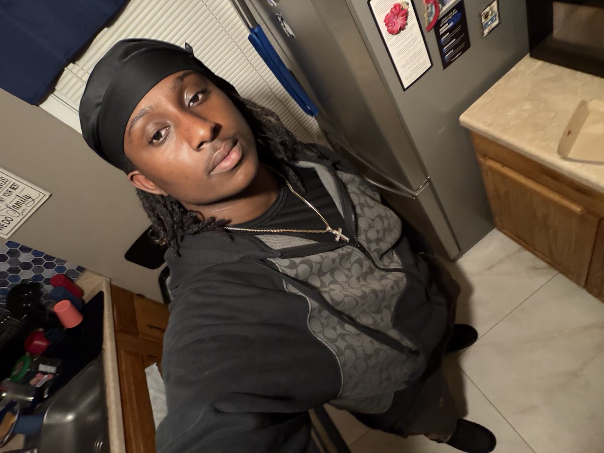 Vizzi💔 tweet media