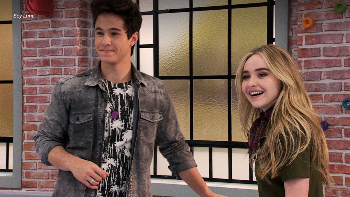 disneyplusla's tweet image. ¿Cuál fue la MEJOR invitada de Soy Luna? 🛼