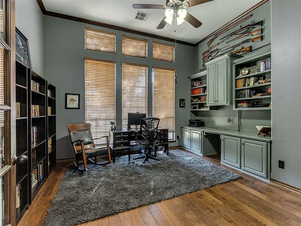 Aaron Pogue tweet media