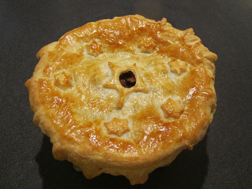 Pastei van een hork. 
Vandaag in de wildweken op:
ermagwelweerwataf.blogspot.com/2019/11/pastei…