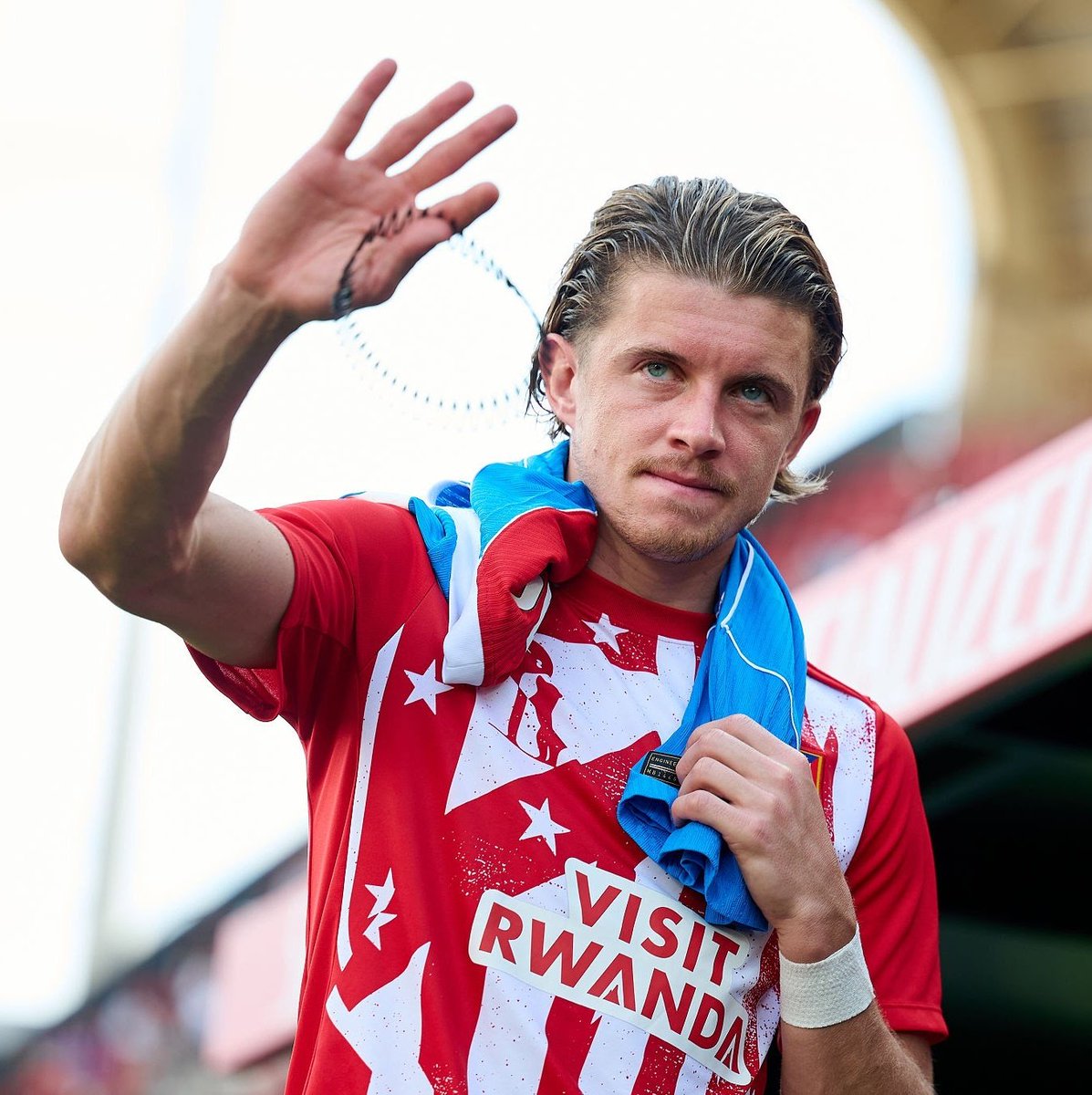 🚨💣ÚLTIMA HORA: Conor Gallagher está abierto a regresar a Inglaterra. 

El Atlético de Madrid quiere más de 35 millones de libras esterlinas mientras que el United prefiere una cesión. 

Es uno de los nombres que se tendrá que tener en cuenta para el mercado de invierno. 

[🏅: