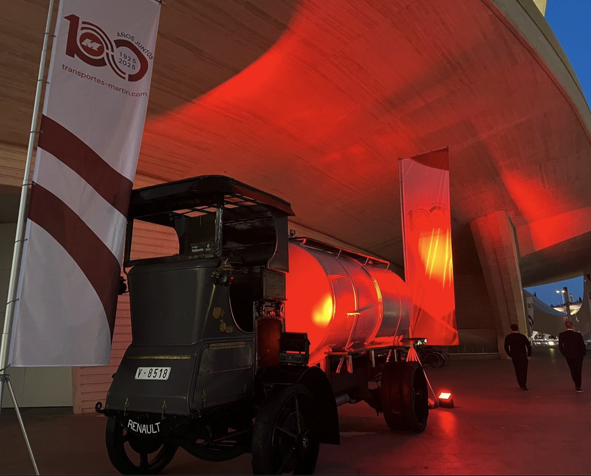 Nuestro cliente, Transportes Martín, acaba de celebrar sus primeros 100 años de trayectoria empresarial. Por esta razón, organizó el pasado 17 de octubre un gran evento con la asistencia de AndSoft. 

#aniversario #cienaños #transportesmartin #andsoft #transporteencisternas