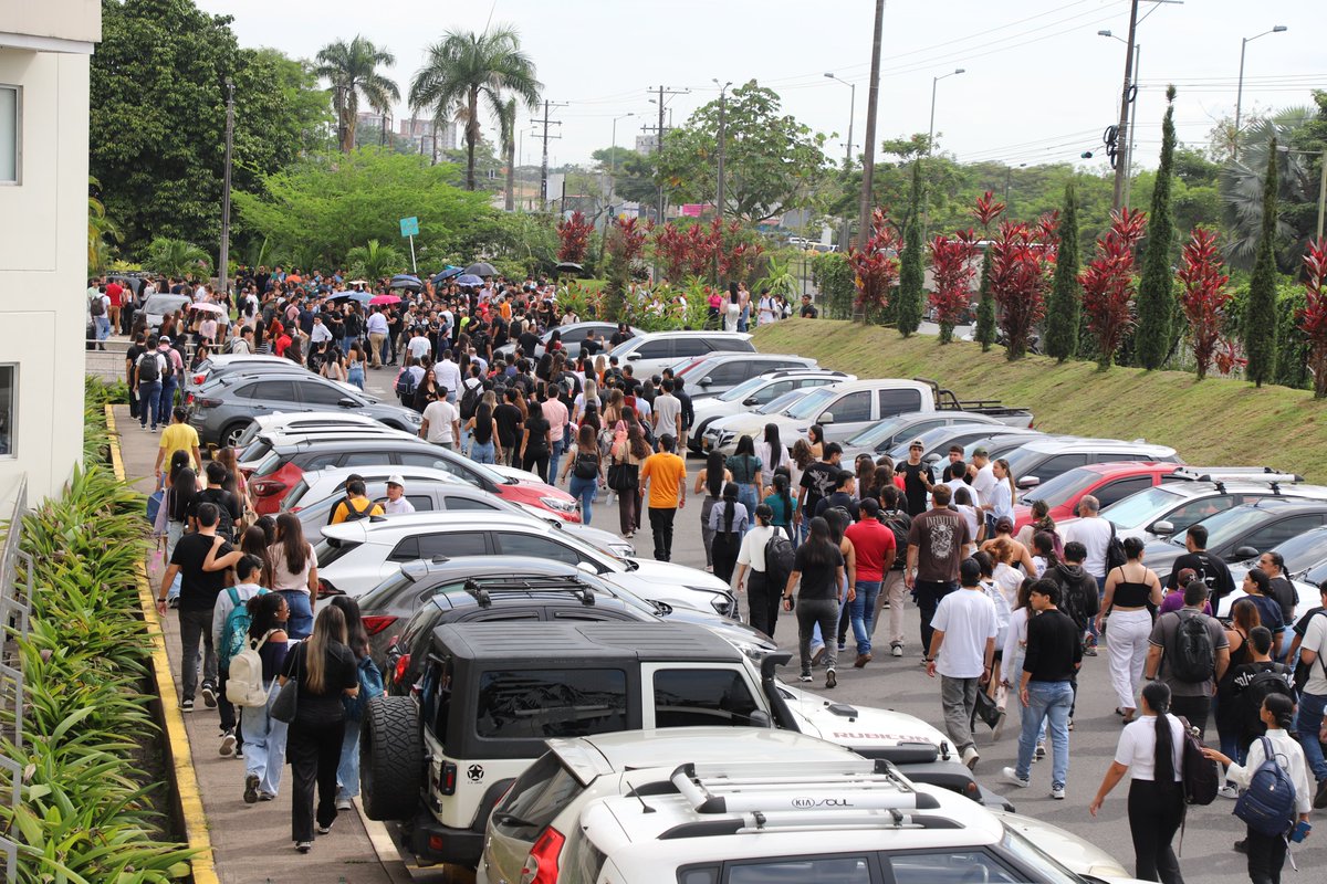 📌Simulacro Nacional de Respuesta ante Emergencias 2025.‼️

Agradecemos a la Coordinación de Seguridad y Salud en el Trabajo, a nuestros brigadistas y a todos los tomasinos y tomasinas que atendieron con responsabilidad, respeto y compromiso esta jornada.