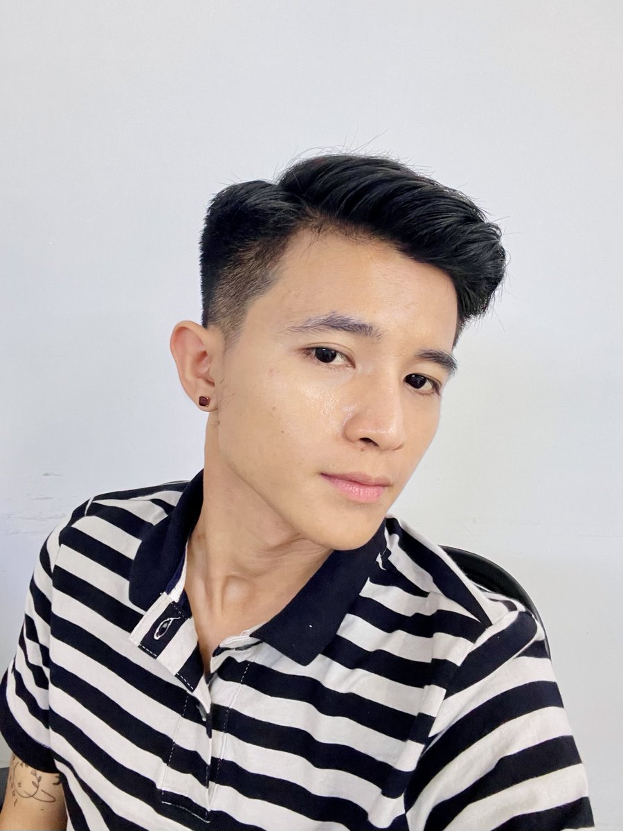 minhtethlyan's tweet photo. Simple Day, Simple Look 📸🖤 https://t.co/tmik4Q93Lq