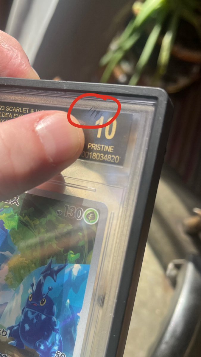Tchev23's tweet photo. Who else is BEYOND TIRED OF @beckettcollect “BGS” sending back slabs with splinter cracks. Especially on black labels. CAMON BGS WTF https://t.co/3xH3G16IJx