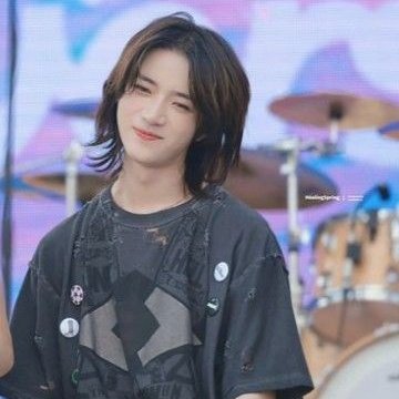 beomilog's tweet photo. i think about her every night before i fall asleep https://t.co/ffaGIv7mV0