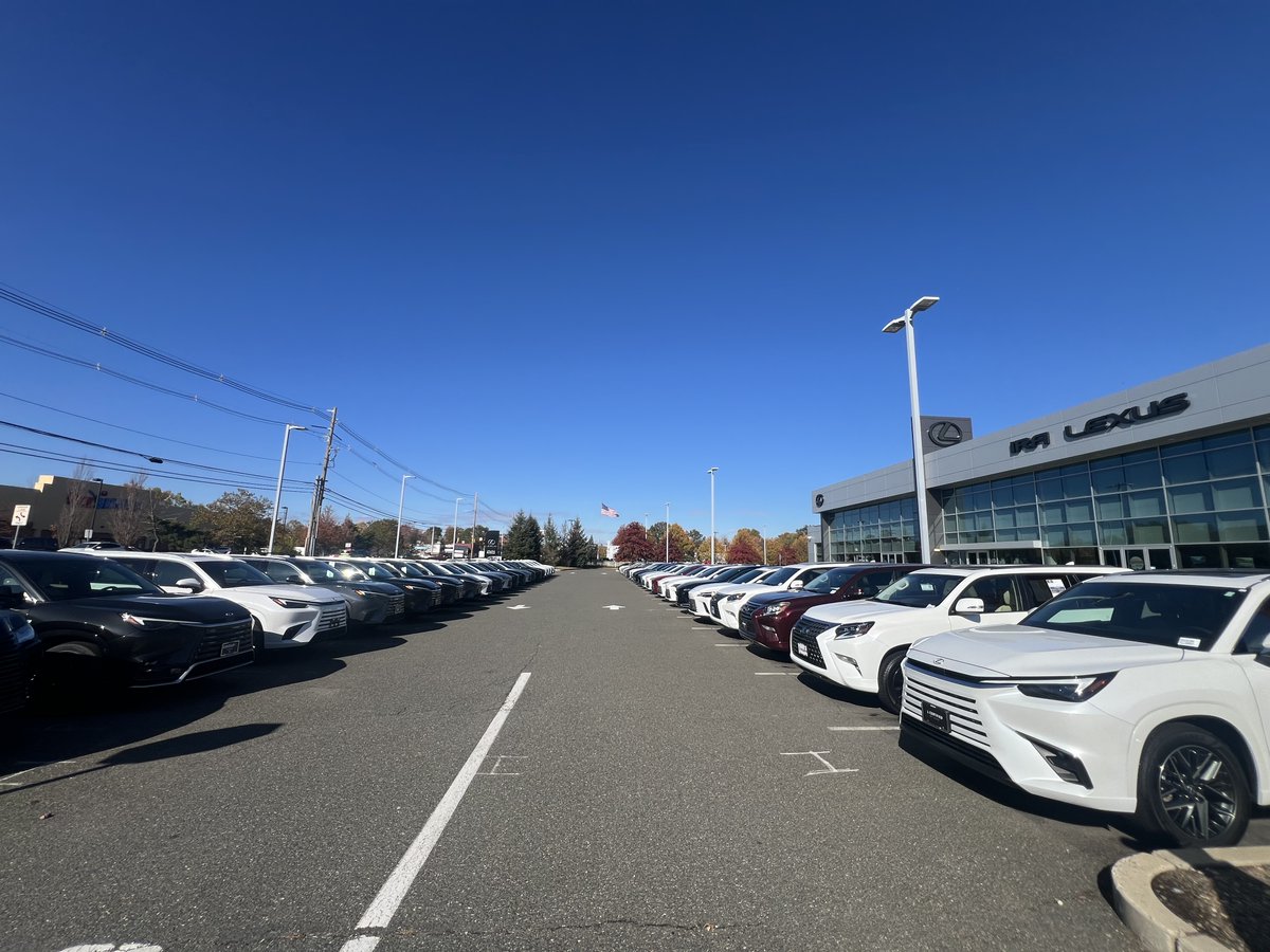 DanversLexus's tweet image. Perfectly lined up ready for Fall sales event at Ira Lexus!!
#iralexus#sales