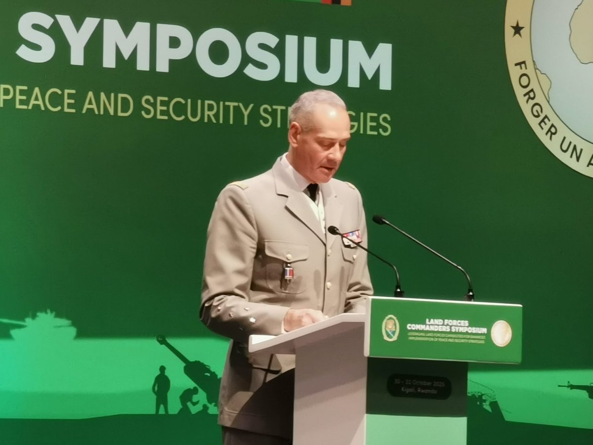 Officier général relations internationales Terre tweet media