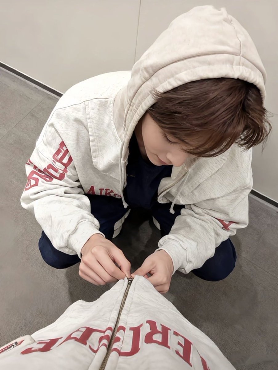 junnsungchan's tweet photo. POV. https://t.co/qJuVrhXi6v