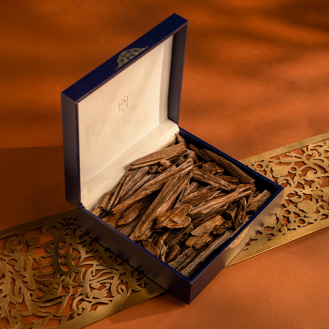 عود بخور مانابان، تجربةٌ تُغمر القلب.

#AbdulSamadAlQurashi #ASQ #ASQ_Fragrances #ManabanIncenseStick #Manaban 
#مانابان​#عبدالصمد_القرشي