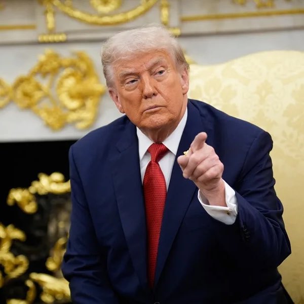 GlobeEyeNews's tweet image. BREAKING:
President Trump says Israel would lose all US support if it annexes the West Bank.