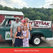 Trees4Troops's tweet image. Throwback 🎖️ In 2024, we proudly honored the Mytrysak Family of Indiana, PA, for their incredible Trees for Troops support. Over 100 trees donated each year, plus a full community celebration.

👏 We’re still thankful.
#TreesForTroops #ChristmasSpiritAward #SupportOurTroops
