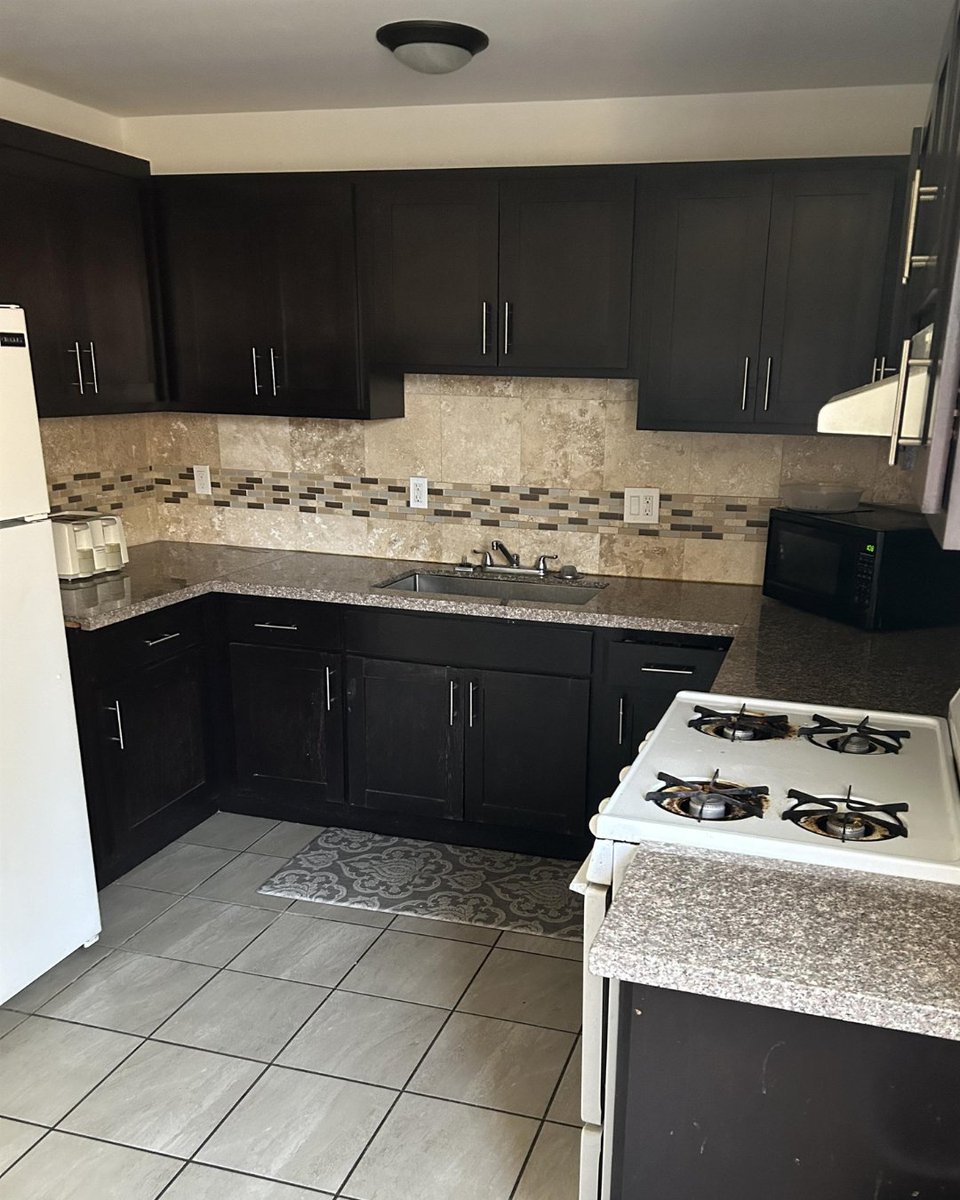 shareselfhelp's tweet image. 🏡 SHARE! Home Spotlight: House of Precious 2 (Co-Ed) — Move In Today!

Availability:
(3) $750 per shared room
Utilities, internet, cable, and washer/dryer included
South LA (SPA 6)
share.managebuilding.com

#Housing #DonorImpact #HomelessSolution #Recovery #SHAREselfhelp #movein