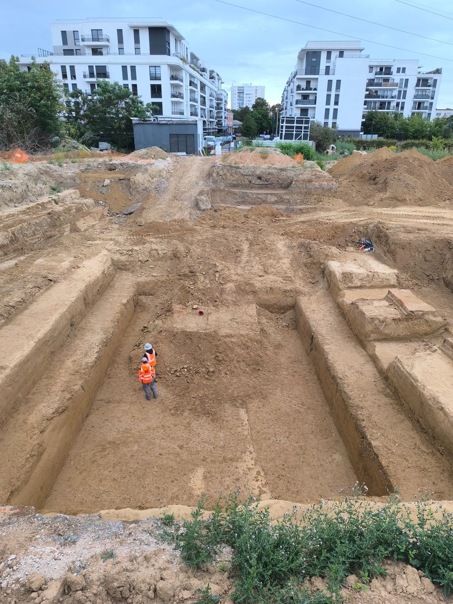 eveha_archeo's tweet photo. Des vestiges de la #Préhistoire ancienne ont été découverts lors de la fouille préventive menée à Thiais (94) par Stéphane Adam, responsable d’opération chez Éveha.Du mobilier, composé de pièces datant du Paléolithique Moyen...
#eveha #paléolithique #fouilles #archéologie #thiais https://t.co/cQQYSkIw5z