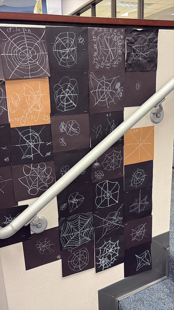 HicksLibrary's tweet image. It’s a spooky, spider spectacle this week in the library! #fallfun @HicksTigers @Alief_Libraries