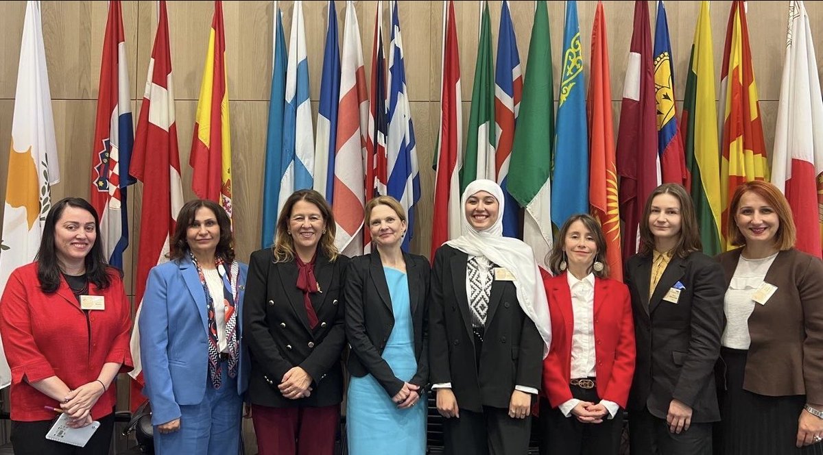 افتخار دارم که به عنوان سخنران کلیدی در بیست‌وپنجمین سالگرد تصویب قطع‌نامه ۱۳۲۵ شورای امنیت سازمان ملل متحد، در سازمان امنیت و همکاری اروپا   OSCE سخن گفتم.
هوفبورگ، ویانا، ۲۲ اکتبر ۲۰۲۵

عالی‌جنابان، همکاران گرامی، دوستان عزیز،
مایۀ افتخار عمیق من است که امروز در بیست‌وپنجمین