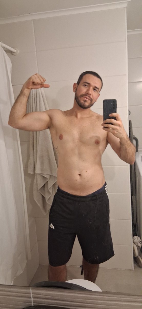 rafaeljim29's tweet photo. Vamos avanzando #Gym #Fitness #Chile #Santiago https://t.co/bNJ4rq7jN6