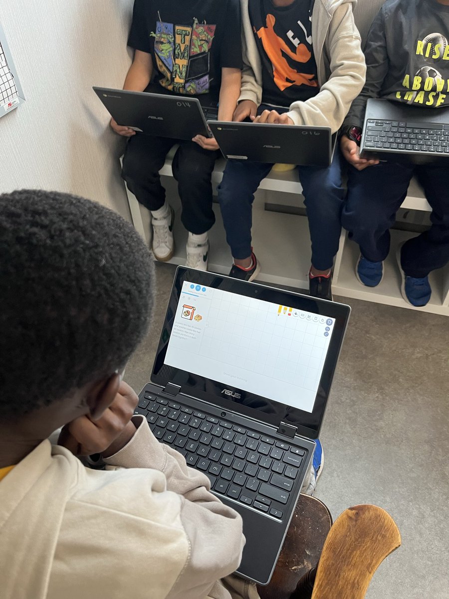 Mrs. Rowe tweet media