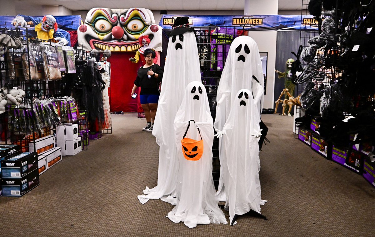 Here comes the CPI, but don't expect a reassuring one on inflation. Why is the report coming out amid the government shutdown? The Social Security COLA for 2026 can't be officially calculated without the September CPI. So the Trump WH gave the go-ahead. marketwatch.com/story/inflatio…