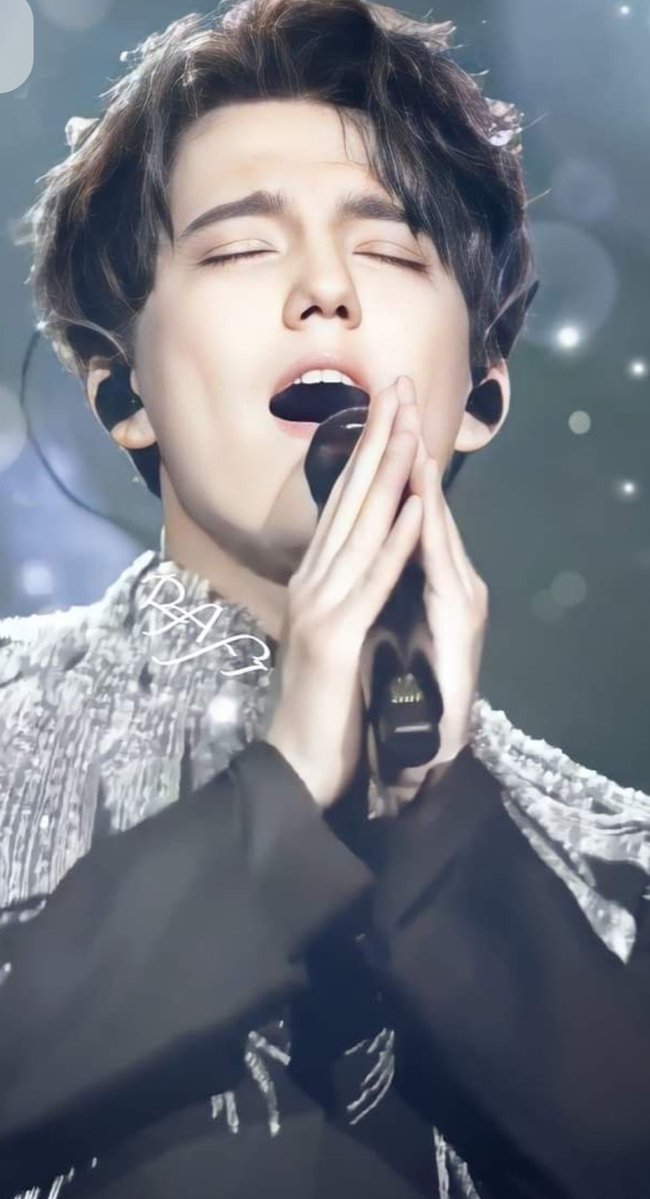 <a href="/Francesco386122/">Francesco 🇮🇹</a> Su canto abre las ventanas del alma, y en cada nota cabe un universo...

CONCIERTO DIMASH EN BARCELONA  
#Dimash 
Dimash conquista el mundo