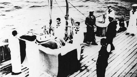 FlMichele69's tweet photo. Cruisers
CA #SPSCanarias (1936-1975)
Canarias Class
๐ท #WW2 27-31 May 1941 The Canarias during the rescue mission for the shipwrecked victims of the German battleship Bismarck (Archive Gonzรกlez-Aller)
@Armada_esp ๐ช๐ฆ https://t.co/uqc9g53e2G