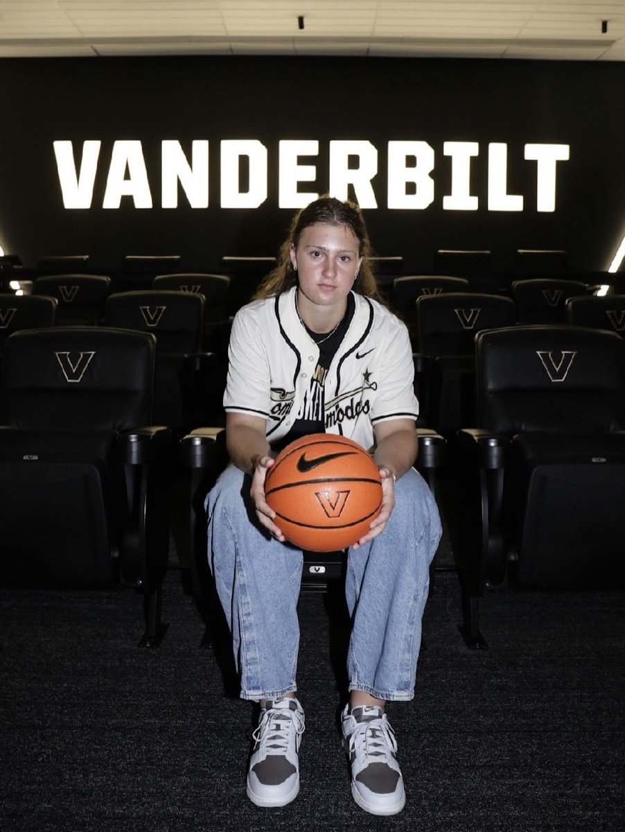 alainammorris's tweet photo. 5 ⭐️ center Caroline Bradley on her recent visit to Vanderbilt. 

She’s the No. 3 player in the class of 2027. https://t.co/yshb2FQ4ik